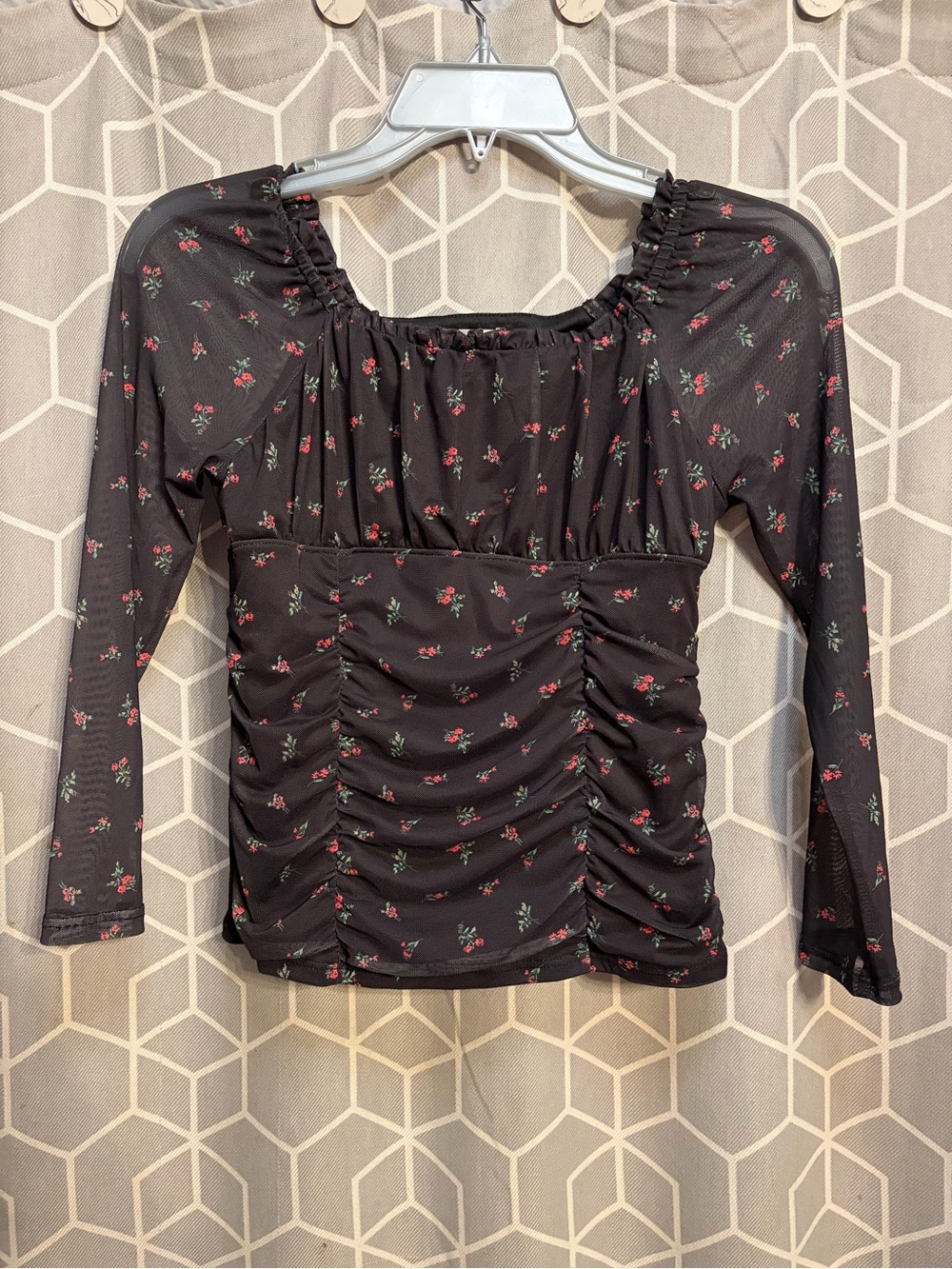 Market & Spruce Black Floral Ruched Square-Neck Long Sleeve Top